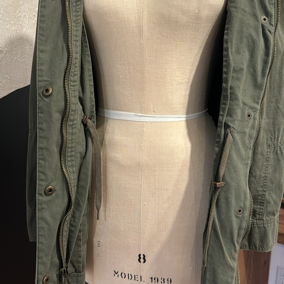 Universal Thread Jacket - Picture 3 of 4